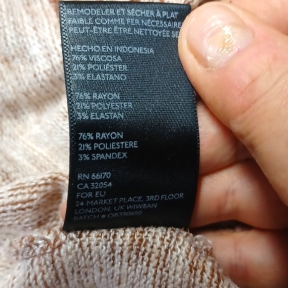 BDG V neck cream and brown striped sweater lightweight S M good condition - Picture 10 of 10